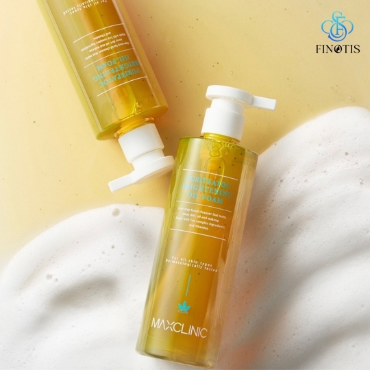 Sữa Rửa Mặt Trắng Da - Oil Maxclinic 310G