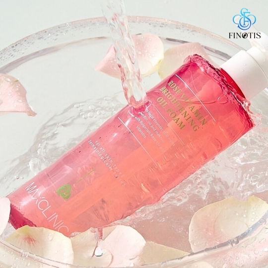 Sữa Rửa Mặt Dịu Da Chống Viêm - Oil Maxclinic 310G