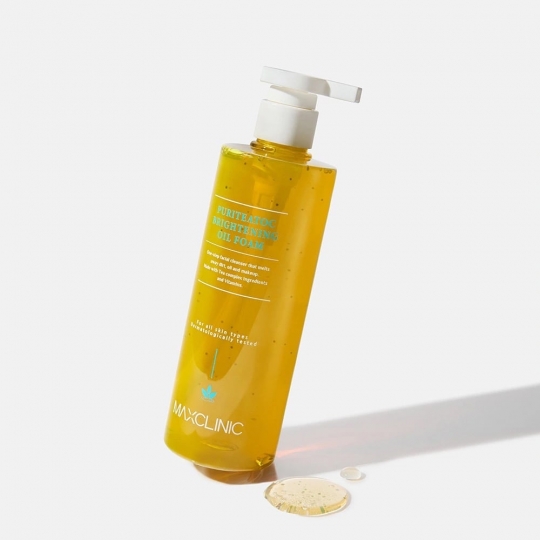 Sữa Rửa Mặt Trắng Da - Oil Maxclinic 310G